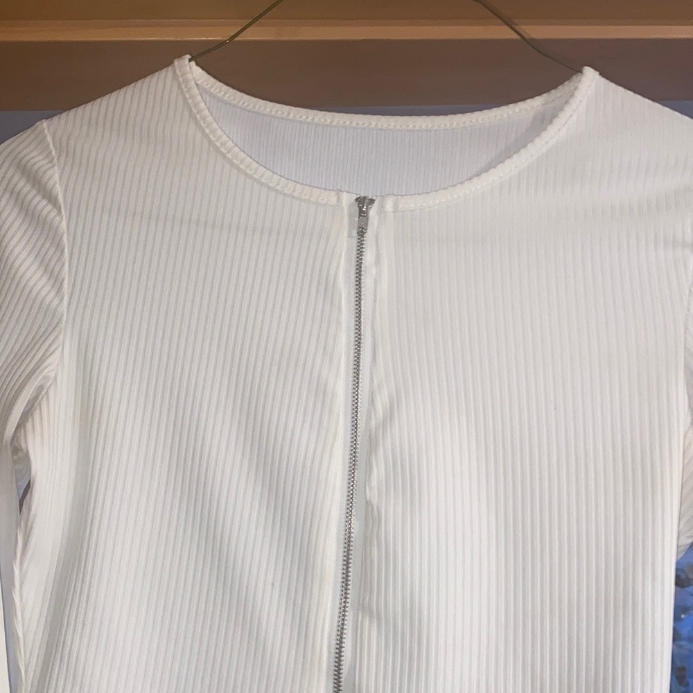 White Ribbed Zip-Up Crop Top - Picture 4 of 5